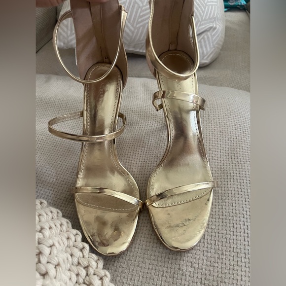 Brand new Azalea Wang gold sandal/ shoe. - Picture 6 of 7